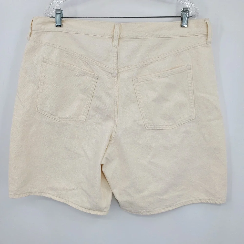 Old Navy Womens 14 Mid-Rise Baggy Denim Shorts Cream Off-White Cotton Button Fly